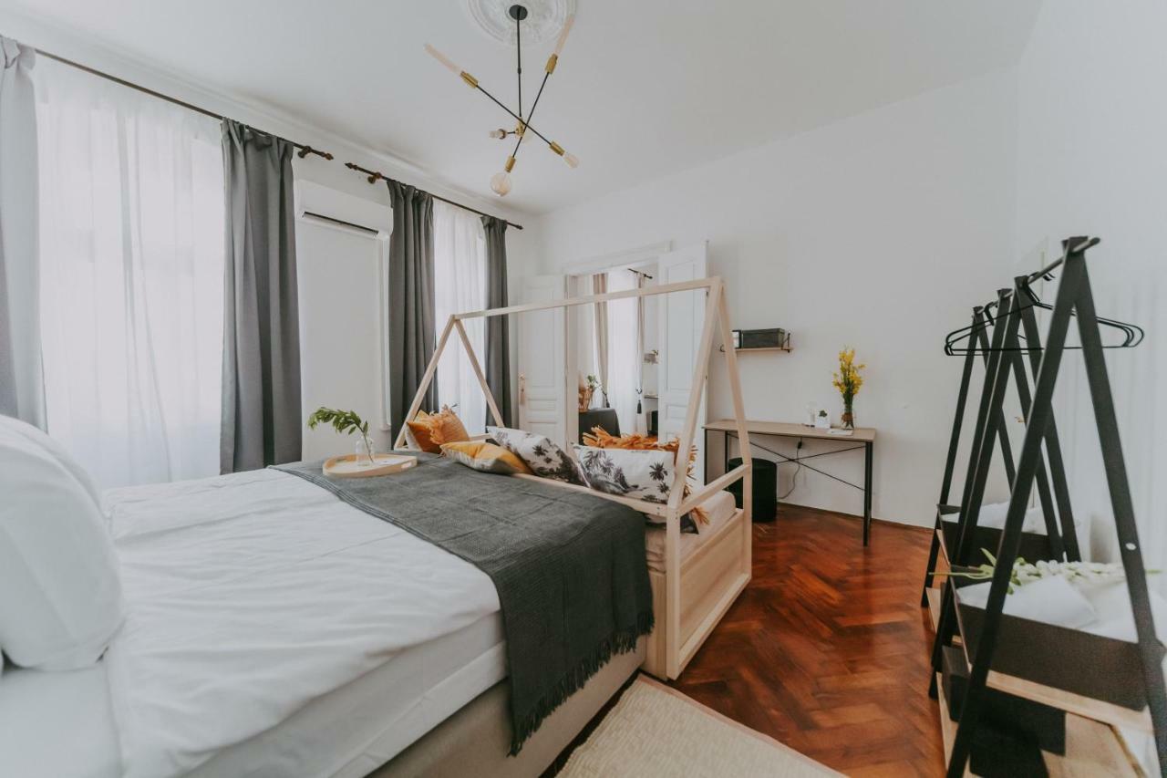 Alloro Boutique Apartment 普拉 外观 照片