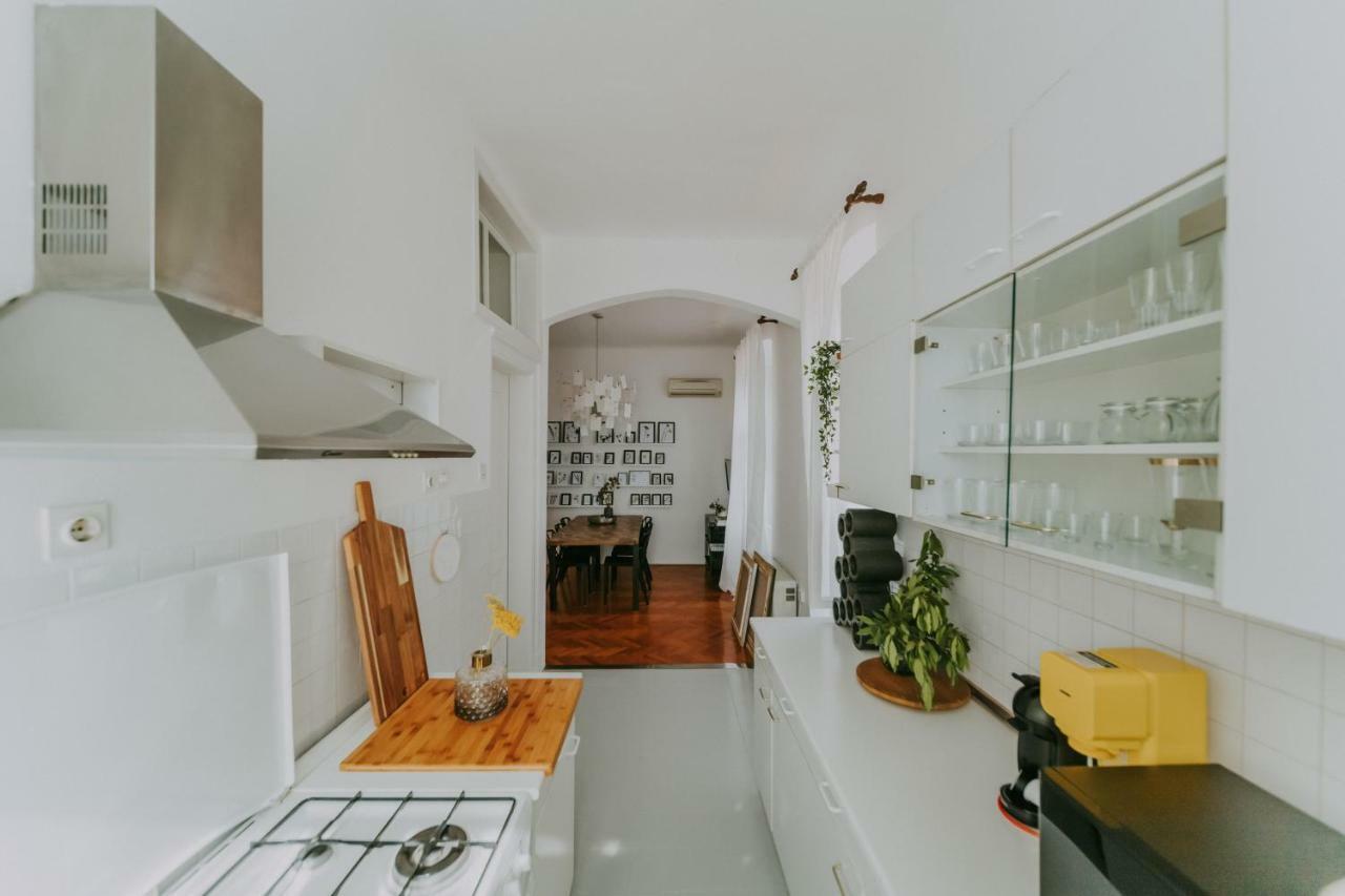 Alloro Boutique Apartment 普拉 外观 照片