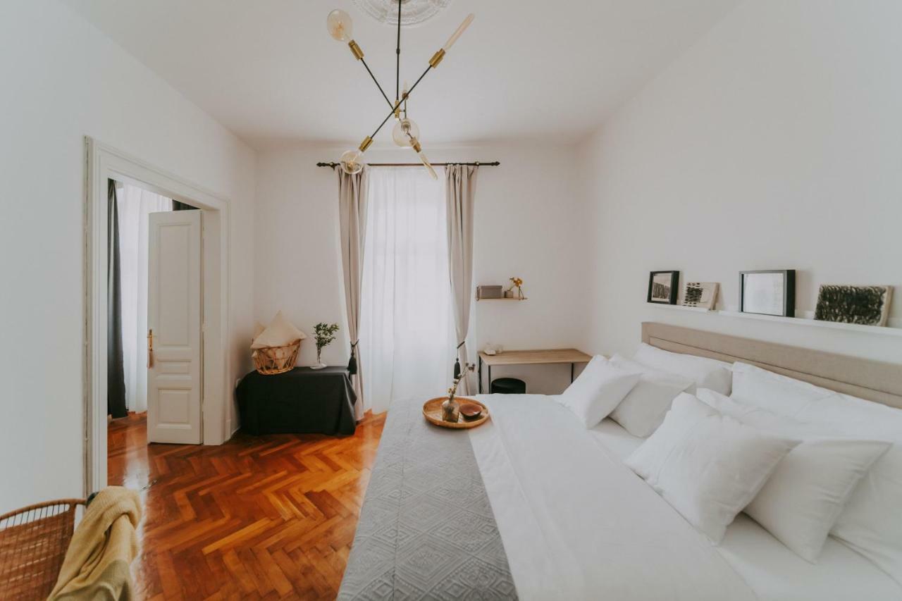 Alloro Boutique Apartment 普拉 外观 照片